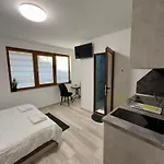 Sea Апартамент *